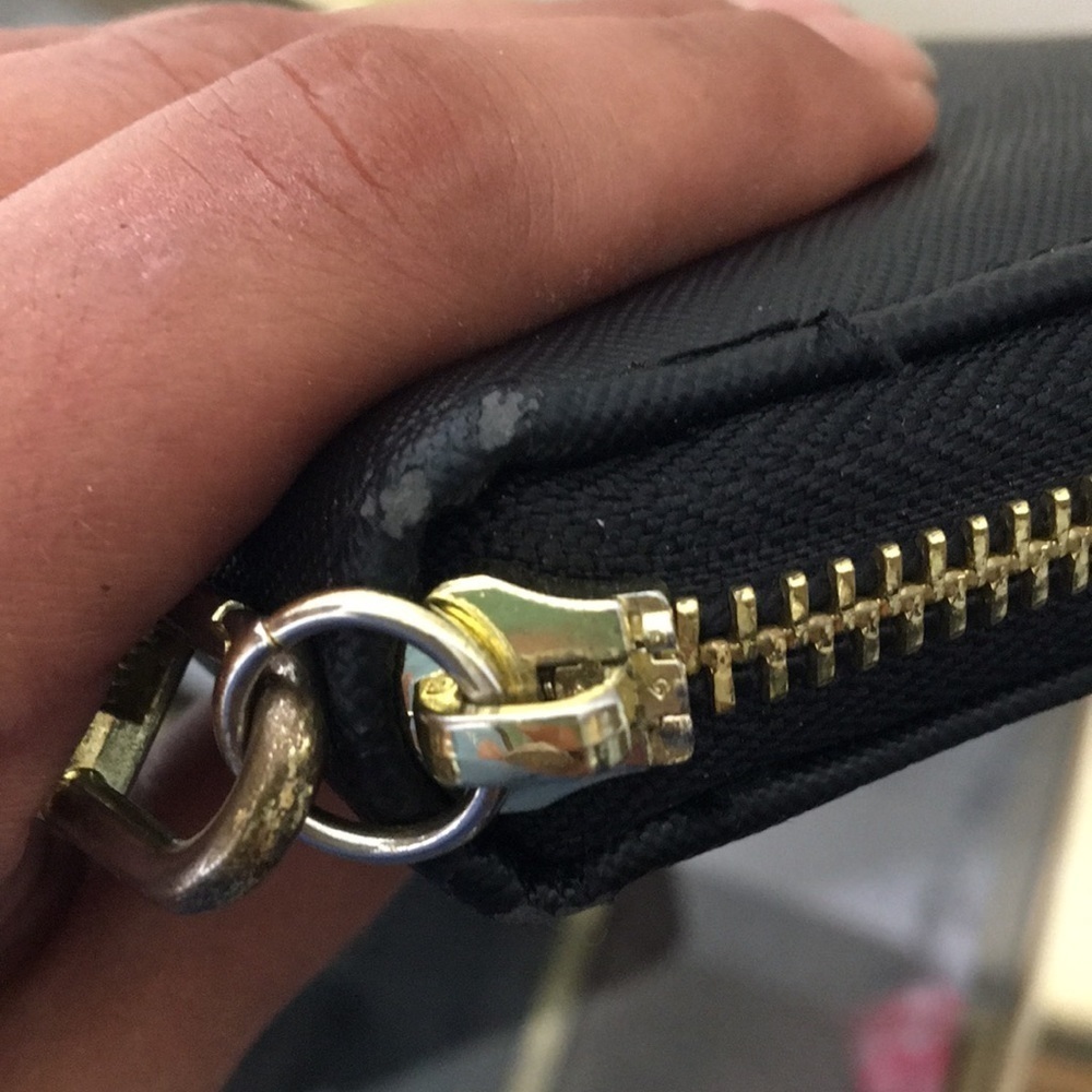 Steve Madden women’s black and gold wallet​ - Picture 8 of 11